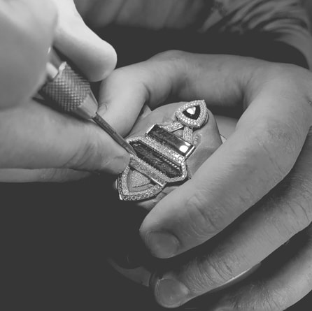 Casting and hand stone-setting — Maxime Carrière at work